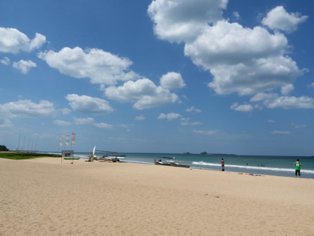 Marine Tourist Guest House At Negombo Beach Exterior photo